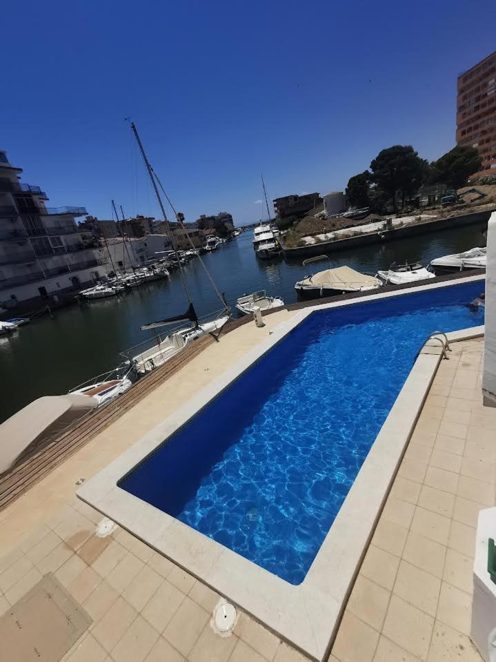Avec Piscine Et Vue Canaux Apartment Roses